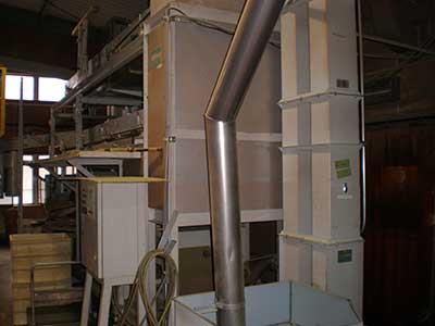 原料投入・ふるい分け